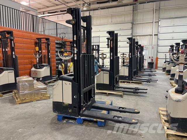 Crown ES 4000 Transpaleti autopropulsanti