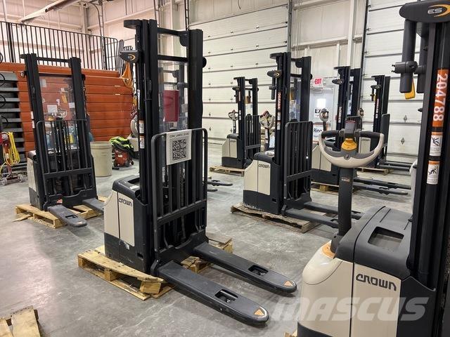 Crown ES 4000 Transpaleti autopropulsanti