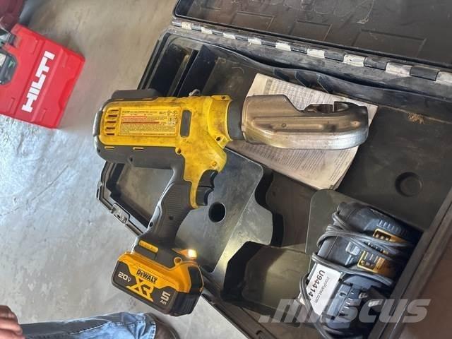 DeWalt DCE300 Utilaje construcții - Altele