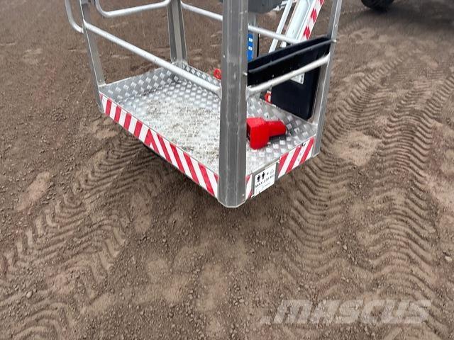 Dino 220RXT Nacele cu brat articulat