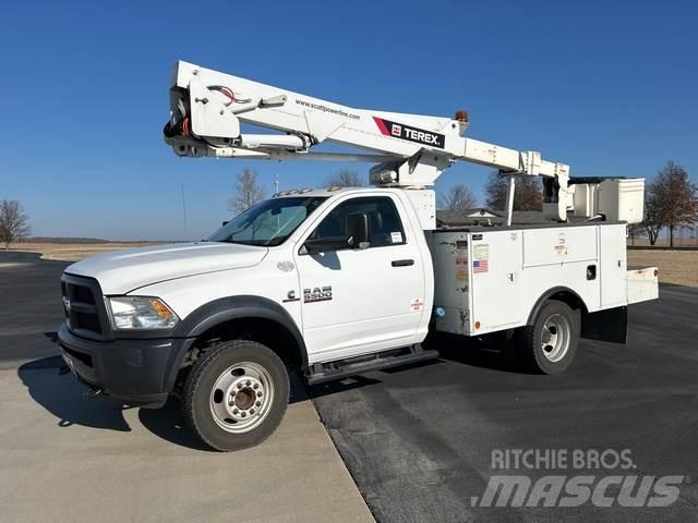 Dodge Ram 5500 Platforme aeriene montate pe camion