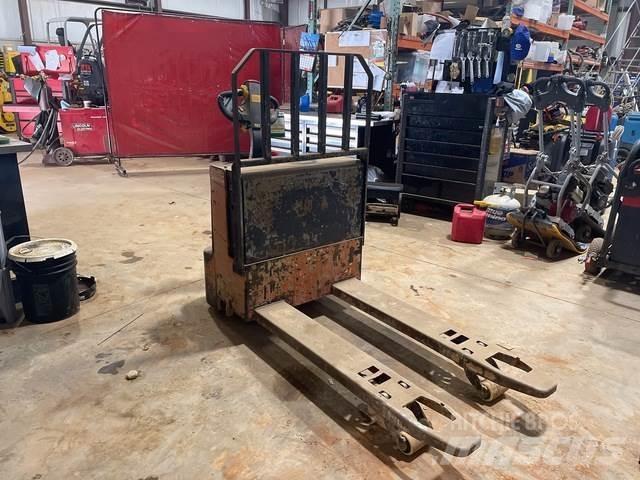 Doosan  Transpaleta electica cu furca