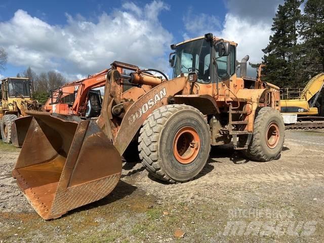 Doosan DL400 Incarcator pe pneuri