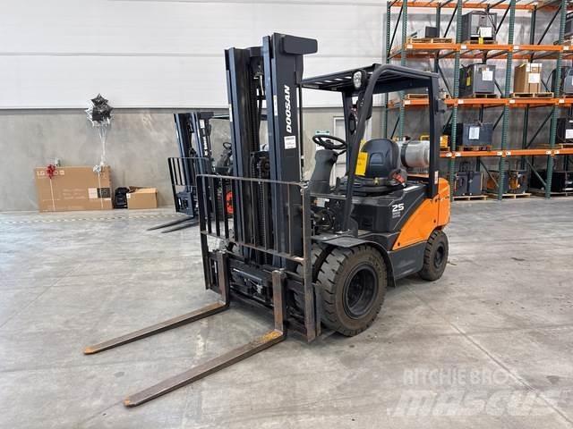 Doosan G25N-7 Utilaje construcții - Altele