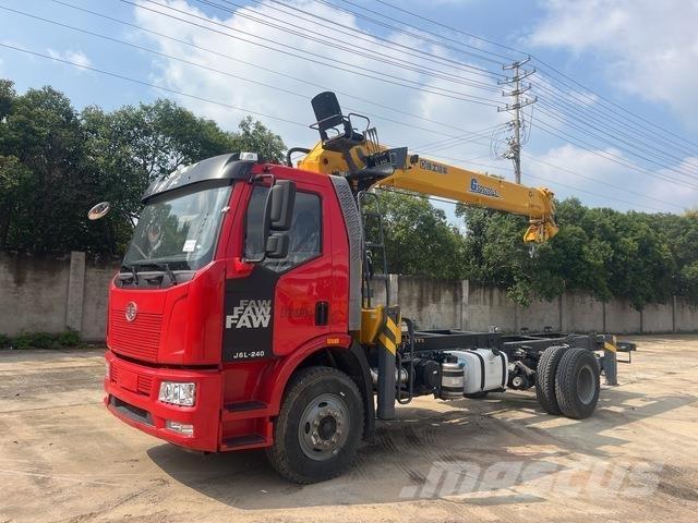 FAW J6L-240 Camioane cu macara
