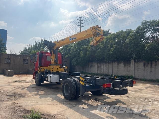 FAW J6L-240 Camioane cu macara