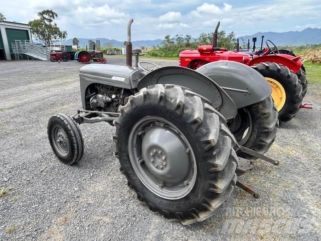 Ferguson TE20 Utilaje construcții - Altele