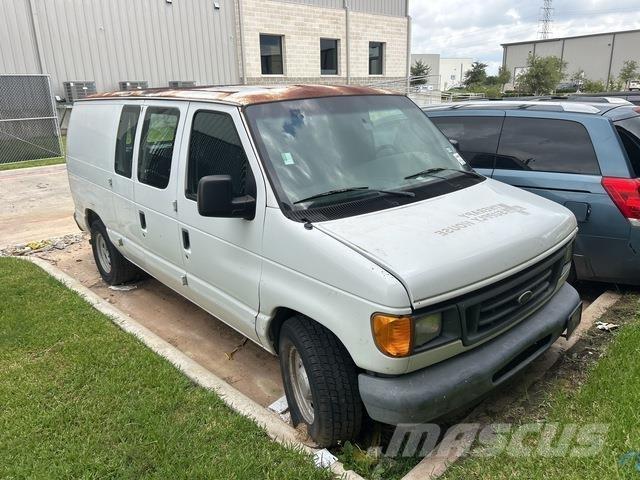 Ford E-150 Utilitara