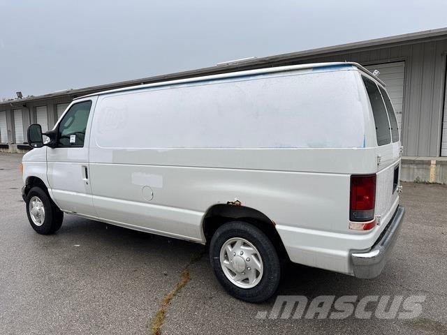 Ford E-150 Utilitara