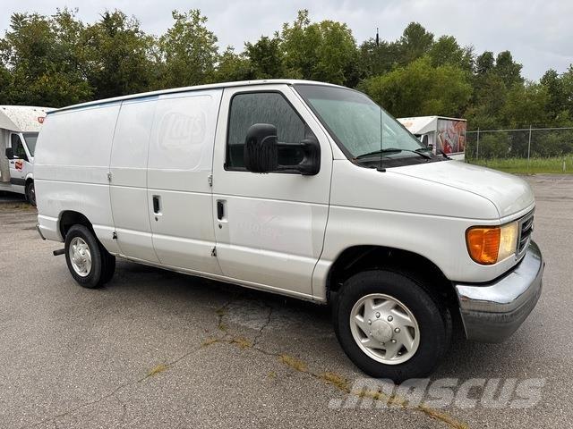 Ford E-150 Utilitara