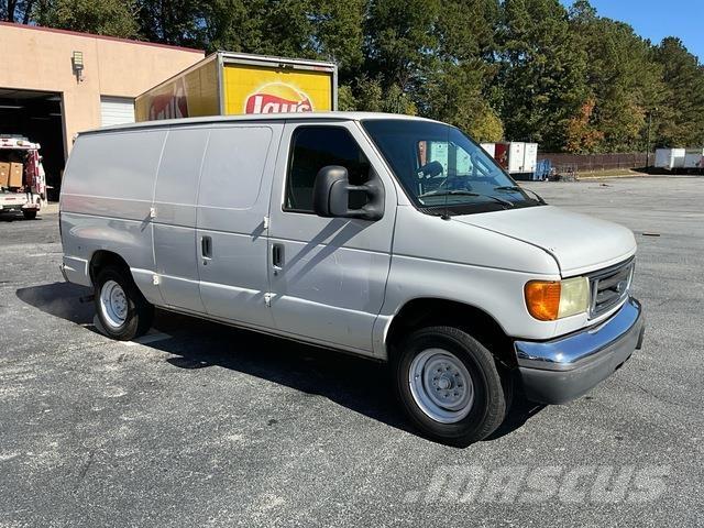 Ford E-150 Utilitara