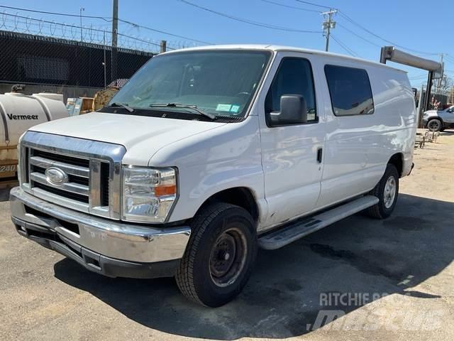 Ford E-250 Utilitara