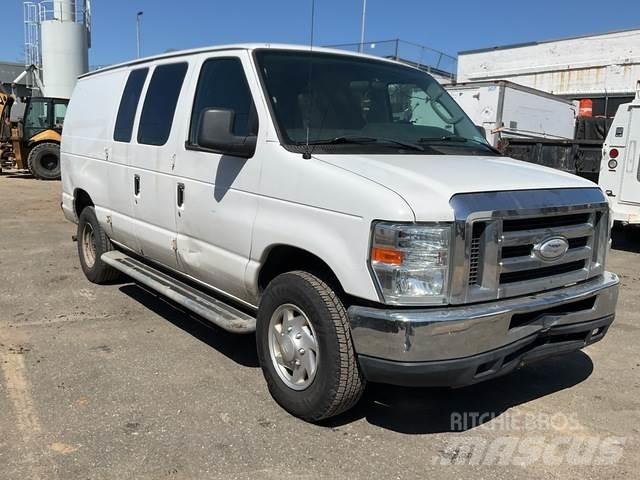 Ford E-250 Utilitara