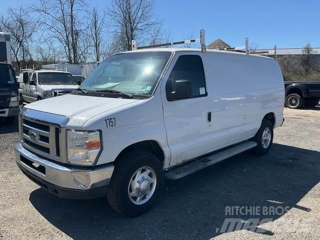 Ford E-250 Utilitara