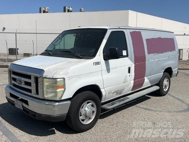 Ford E-250 Utilitara