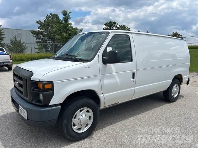 Ford E-250 Utilitara