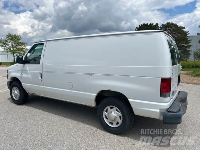 Ford E-250 Utilitara