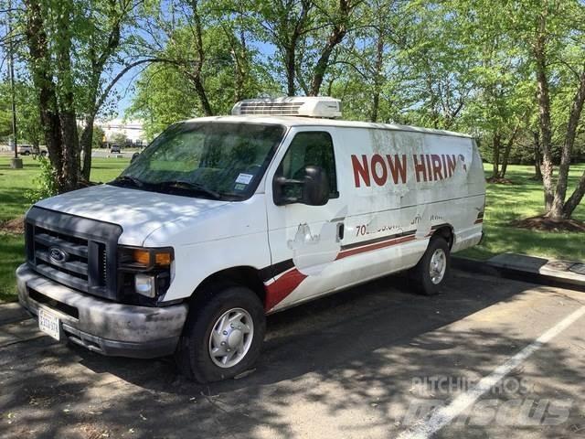 Ford E-350 Utilitara