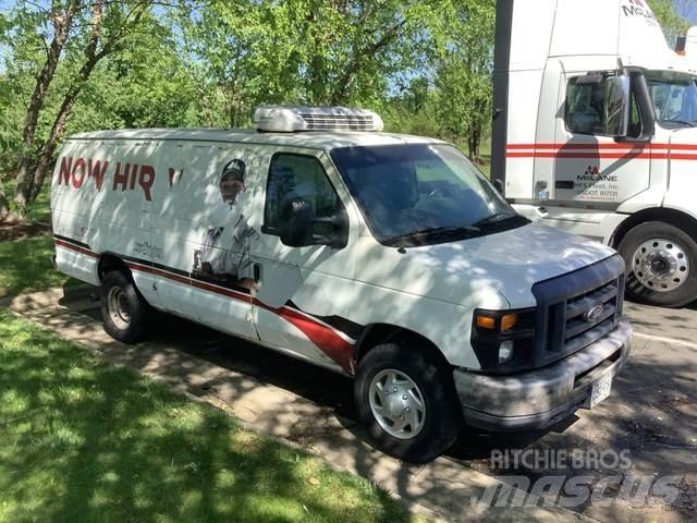 Ford E-350 Utilitara
