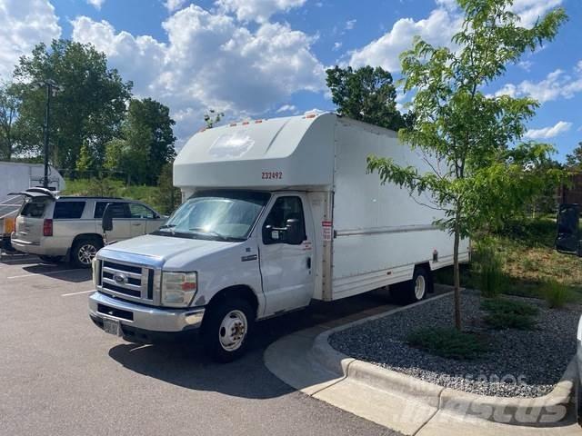 Ford E-350 Utilitara