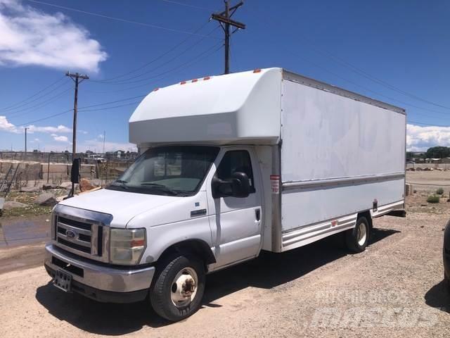 Ford E-350 Utilitara