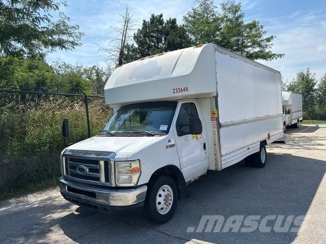 Ford E-350 Utilitara