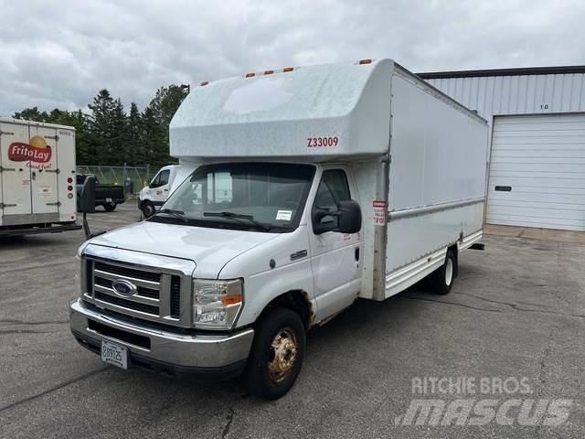 Ford E-350 Utilitara