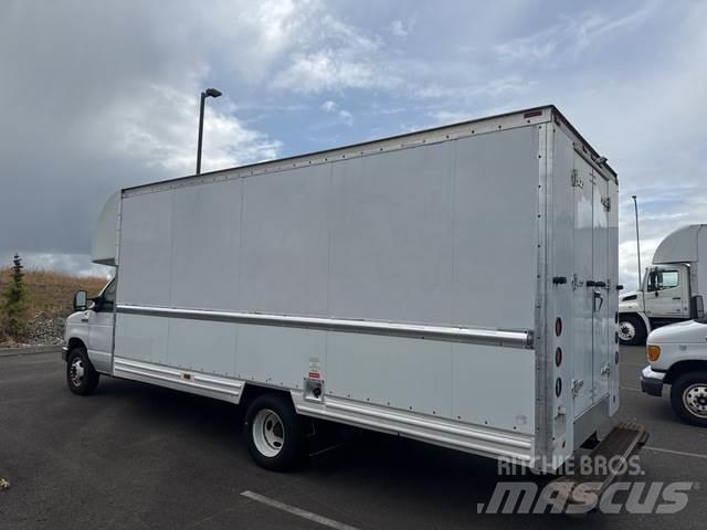 Ford E-350 Utilitara