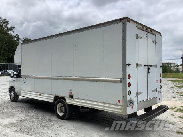 Ford E-350 Utilitara