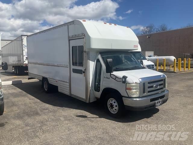 Ford E-350 Autocamioane