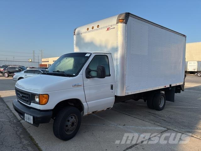 Ford E-350 Utilitara