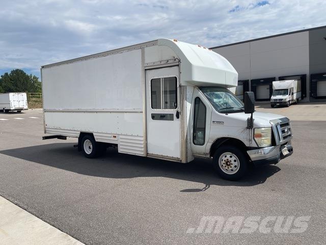 Ford E-350 Autocamioane