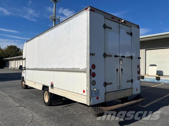 Ford E-350 Autocamioane