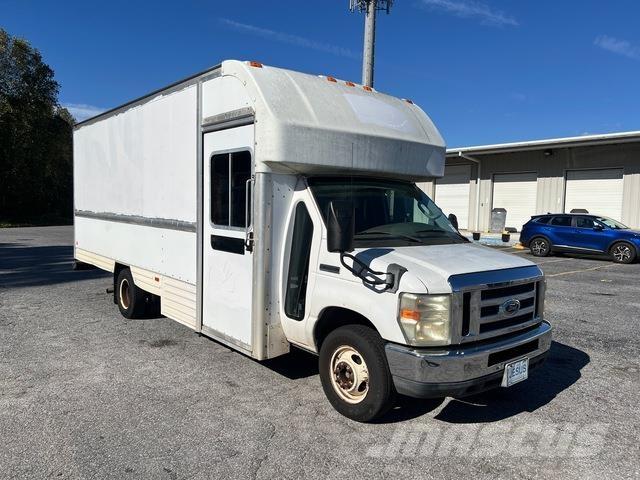 Ford E-350 Autocamioane