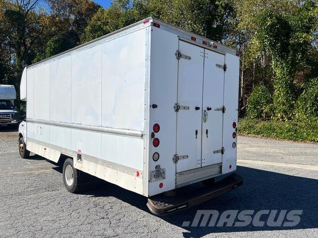 Ford E-350 Autocamioane