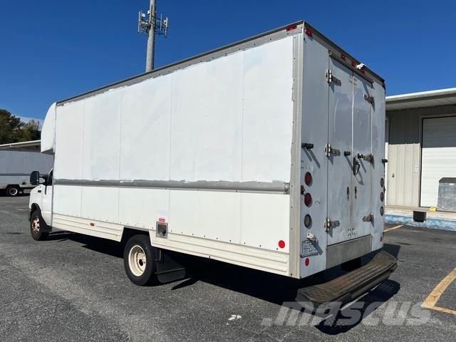 Ford E-350 Autocamioane