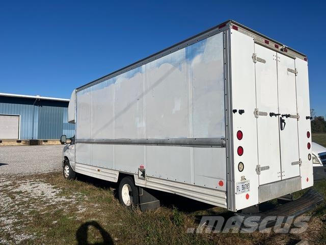 Ford E-350 Utilitara