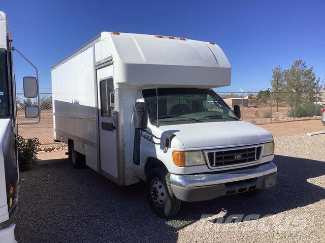 Ford E-350 Autocamioane