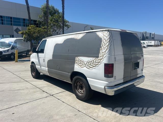 Ford E250 Utilitara