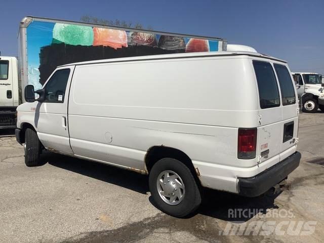 Ford E250 Utilitara