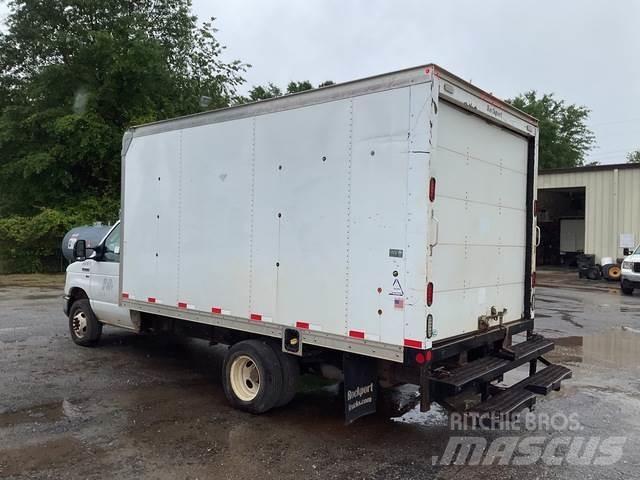 Ford E450 Utilitara