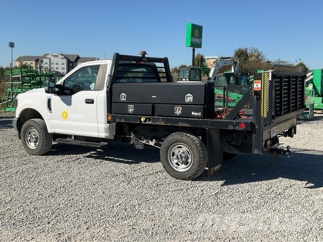 Ford F-250 Camioane platforma/prelata