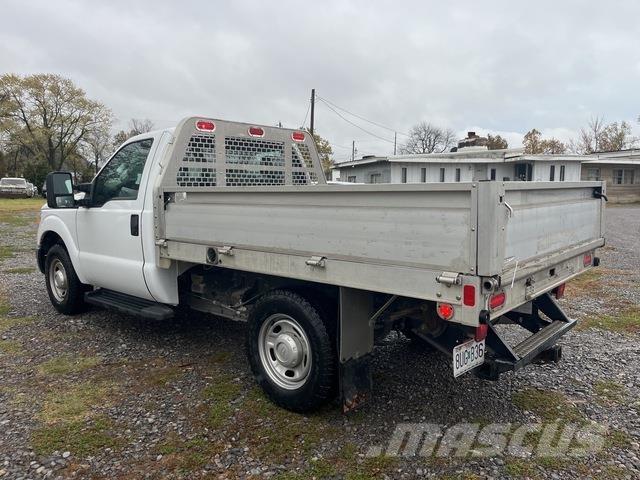Ford F-250 Camioane platforma/prelata