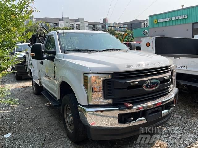Ford F-250 Municipal/vehicul cu uz general