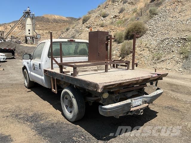Ford F-250 Camioane platforma/prelata