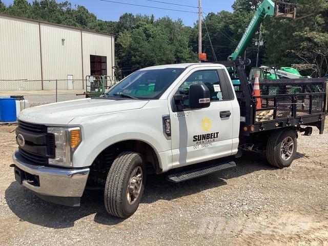 Ford F-250 Camioane platforma/prelata