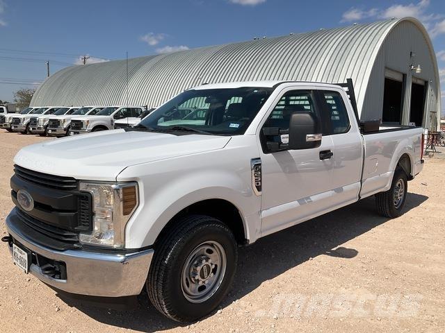 Ford F-250 Pick up/Platou