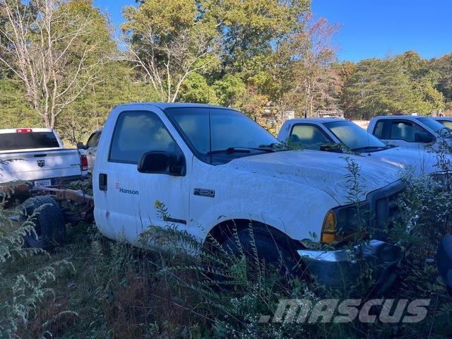 Ford F-250 Cabine si interior