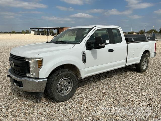 Ford F-250 Pick up/Platou