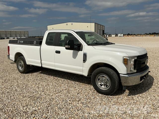 Ford F-250 Pick up/Platou